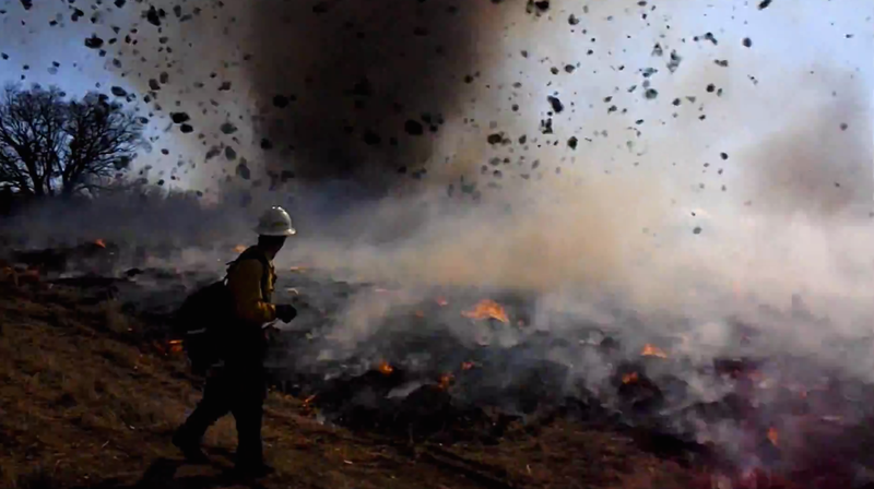 Illustration for article titled Science of the Fiery Dust Devil Spawned by a Controlled Burn
